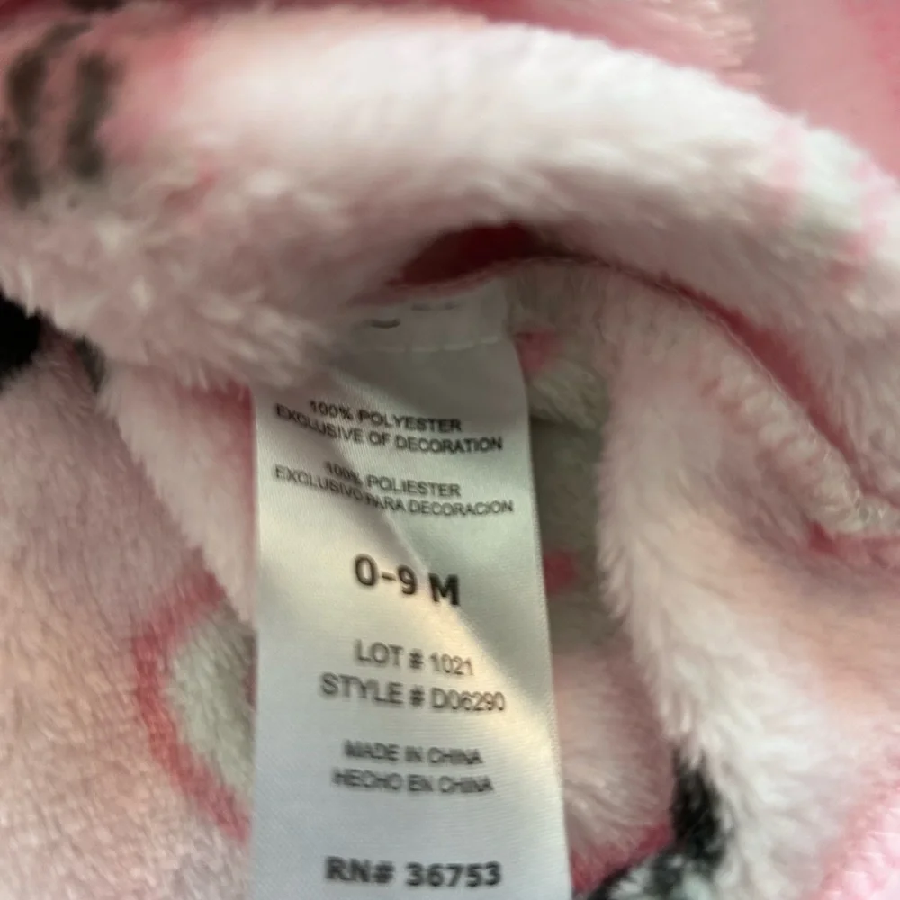 NWT Duck Duck Goose Cozy Pink Hooded Kids Robe w Playful Animal Hood Size 0-9M